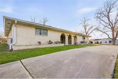 911 W Constitution Street, Victoria, TX 77901 - Photo 5