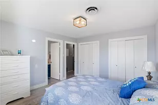 911 W Constitution St, Victoria, TX 77901 - Photo 25