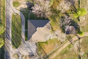 911 W Constitution St, Victoria, TX 77901 - Photo 39