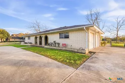 911 W Constitution Street, Victoria, TX 77901 - Photo 3