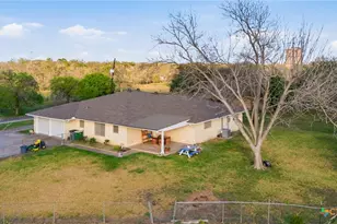 911 W Constitution St, Victoria, TX 77901 - Photo 37