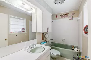 911 W Constitution St, Victoria, TX 77901 - Photo 21