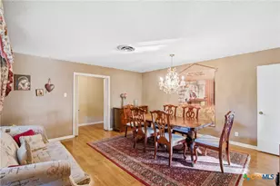 911 W Constitution St, Victoria, TX 77901 - Photo 11