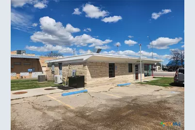 1004 S Key Avenue, Lampasas, TX 76550 - Photo 3