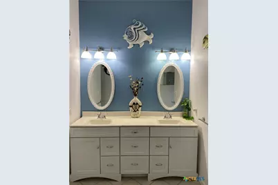 316 S Main Street, Seadrift, TX 77983 - Photo 7