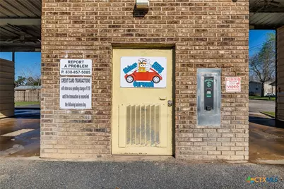 806 N Avenue G, Shiner, TX 77984 - Photo 19