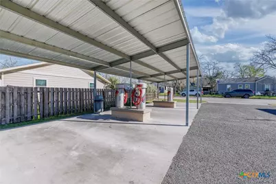 806 N Avenue G, Shiner, TX 77984 - Photo 35