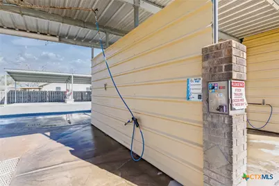 806 N Avenue G, Shiner, TX 77984 - Photo 17