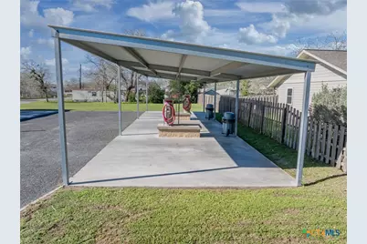 806 N Avenue G, Shiner, TX 77984 - Photo 37