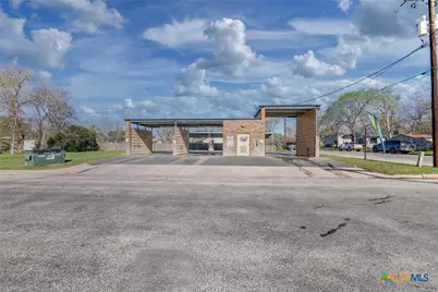 806 N Avenue G, Shiner, TX 77984 - Photo 13