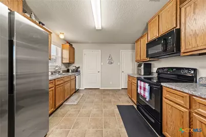 211 McCullough Loop, Temple, TX 76502 - Photo 7