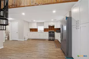 617 Bartlett, Victoria, TX 77905 - Photo 9