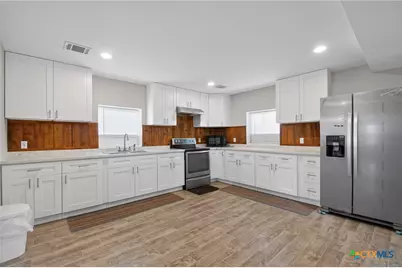 617 Bartlett, Victoria, TX 77905 - Photo 7