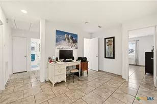 561 Co Rd 785, Natalia, TX 78059 - Photo 15