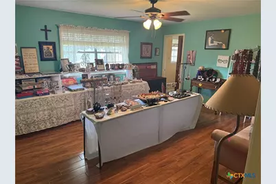 401 Shiloh Drive, Victoria, TX 77904 - Photo 7