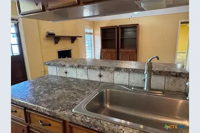 401 Shiloh Drive, Victoria, TX 77904 - Photo 9