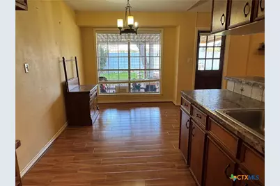 401 Shiloh Drive, Victoria, TX 77904 - Photo 11