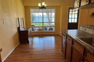 401 Shiloh Dr, Victoria, TX 77904 - Photo 11