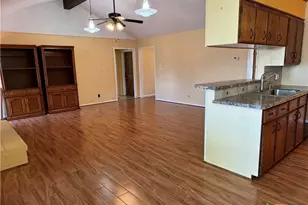 401 Shiloh Dr, Victoria, TX 77904 - Photo 7