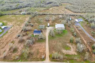 813 Pleasant Acres Dr, Seguin, TX 78155 - Photo 3