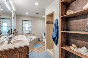 813 Pleasant Acres Dr, Seguin, TX 78155 - Photo 11