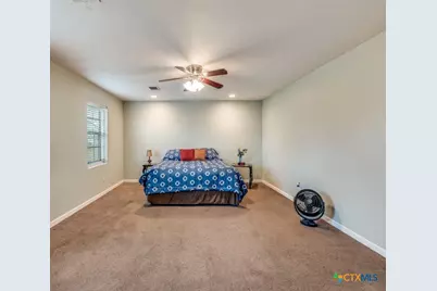 813 Pleasant Acres Drive, Seguin, TX 78155 - Photo 9