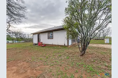 813 Pleasant Acres Drive, Seguin, TX 78155 - Photo 23