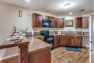 813 Pleasant Acres Dr, Seguin, TX 78155 - Photo 5