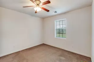 813 Pleasant Acres Dr, Seguin, TX 78155 - Photo 17