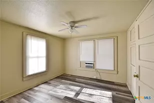 875 Porter St, New Braunfels, TX 78130 - Photo 11