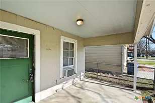 875 Porter St, New Braunfels, TX 78130 - Photo 5