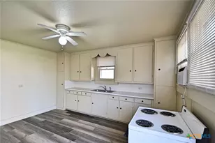 875 Porter St, New Braunfels, TX 78130 - Photo 19