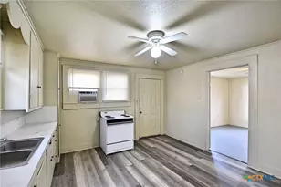 875 Porter St, New Braunfels, TX 78130 - Photo 17