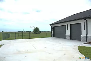 611 Willow Moon Ranch Rd, Crawford, TX 76638 - Photo 5