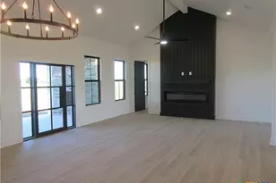 611 Willow Moon Ranch Rd, Crawford, TX 76638 - Photo 5