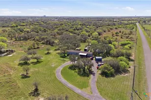 130 Old Goliad Rd, Refugio, TX 78377 - Photo 3