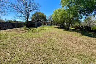 4904 Lone Tree Rd, Victoria, TX 77901 - Photo 9