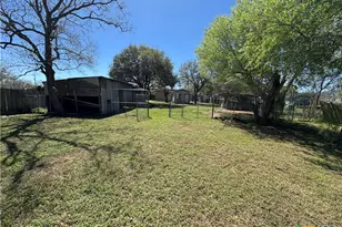 4904 Lone Tree Rd, Victoria, TX 77901 - Photo 13