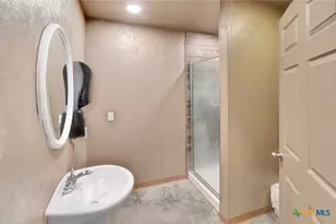 52 N Old Bloomington Rd, Victoria, TX 77905 - Photo 23