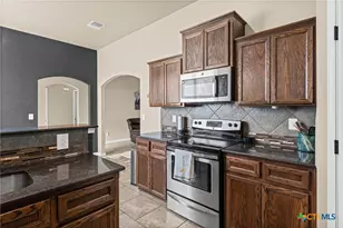 1905 Broken Shoe Trl, Temple, TX 76502 - Photo 9