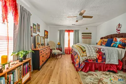 305 W Dallas Avenue, Seadrift, TX 77983 - Photo 11