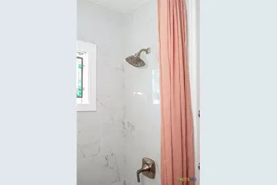 305 W Dallas Avenue, Seadrift, TX 77983 - Photo 29