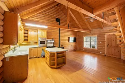 463 Woodland Drive, Fredericksburg, TX 78624 - Photo 7