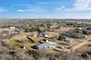 239 Wildwood Ave, Elm Mott, TX 76640 - Photo 25