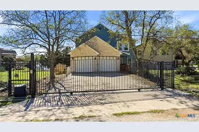 956 Lakebreeze Drive, Canyon Lake, TX 78133 - Photo 1