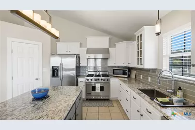 956 Lakebreeze Drive, Canyon Lake, TX 78133 - Photo 21