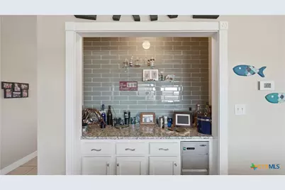 956 Lakebreeze Drive, Canyon Lake, TX 78133 - Photo 17