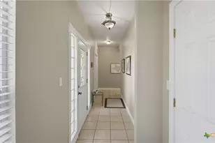 956 Lakebreeze Dr, Canyon Lake, TX 78133 - Photo 3