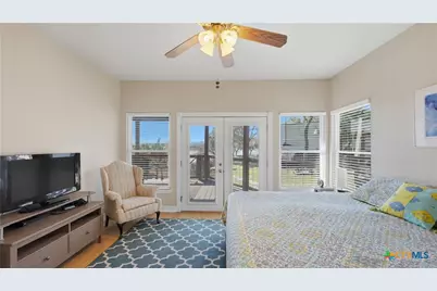 956 Lakebreeze Drive, Canyon Lake, TX 78133 - Photo 5