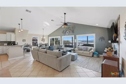 956 Lakebreeze Drive, Canyon Lake, TX 78133 - Photo 15